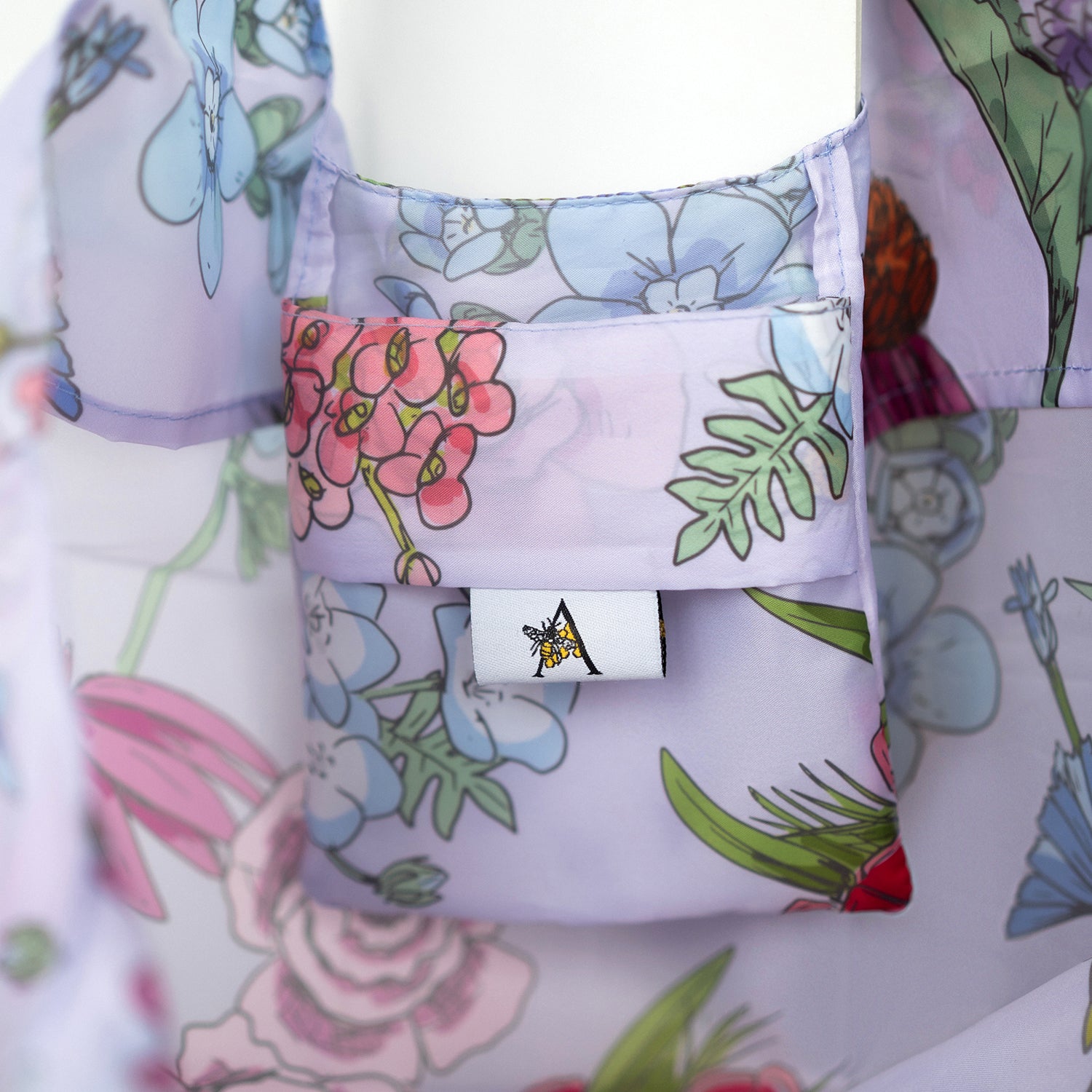 Beautiful shopping bag, reusable eco tote, perfect for gifting, sustainable, durable, and supports bee conservation.